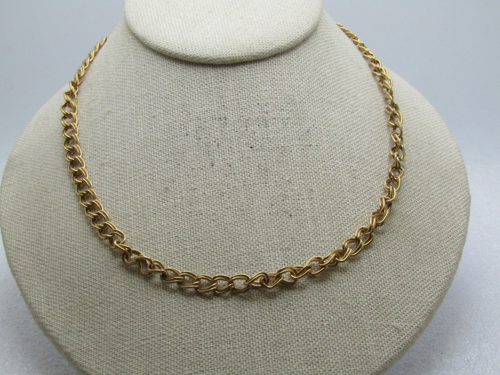 Vintage Gold Tone Chain Necklace, 22", 6.5mm, 1960's-1970's: Vintage Gold Tone Chain Necklace, 22", 6.5mm, 1960's-1970's. This has a double link with a large spring clasp. Great to wear as is or add a pendant. It is not signed or marked. Very good