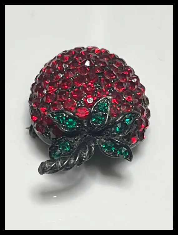 Vintage Weiss Strawberry Brooch and Clip Earring Set - 3