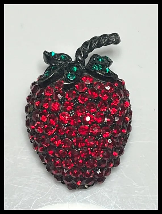 Vintage Weiss Strawberry Brooch and Clip Earring Set - 5