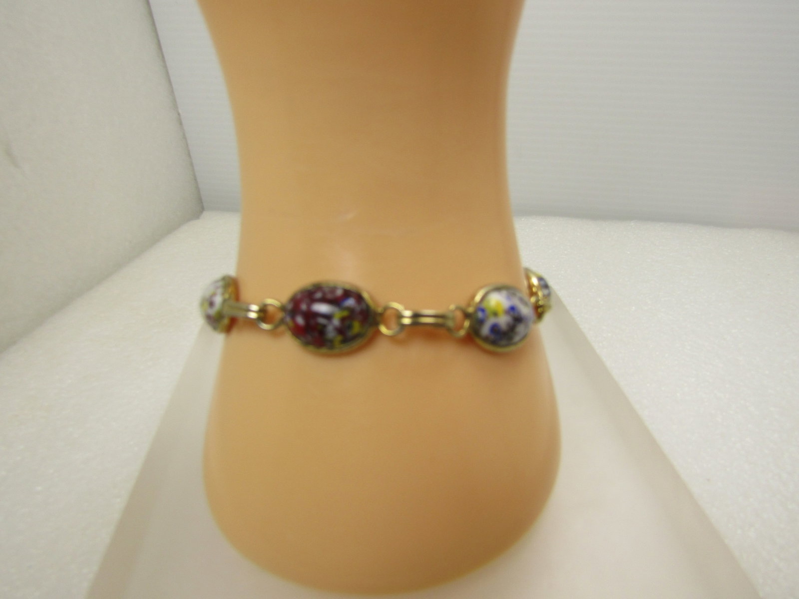 Vintage Venetian Glass Style Bracelet, 7.5", 1960's-1970's - 3