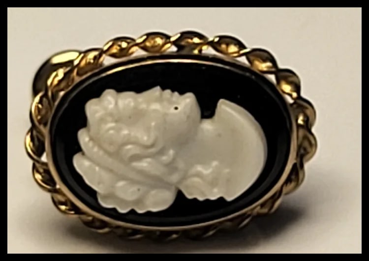 Vintage Van Dell Filigree Screw Back Cameo Earrings - 3