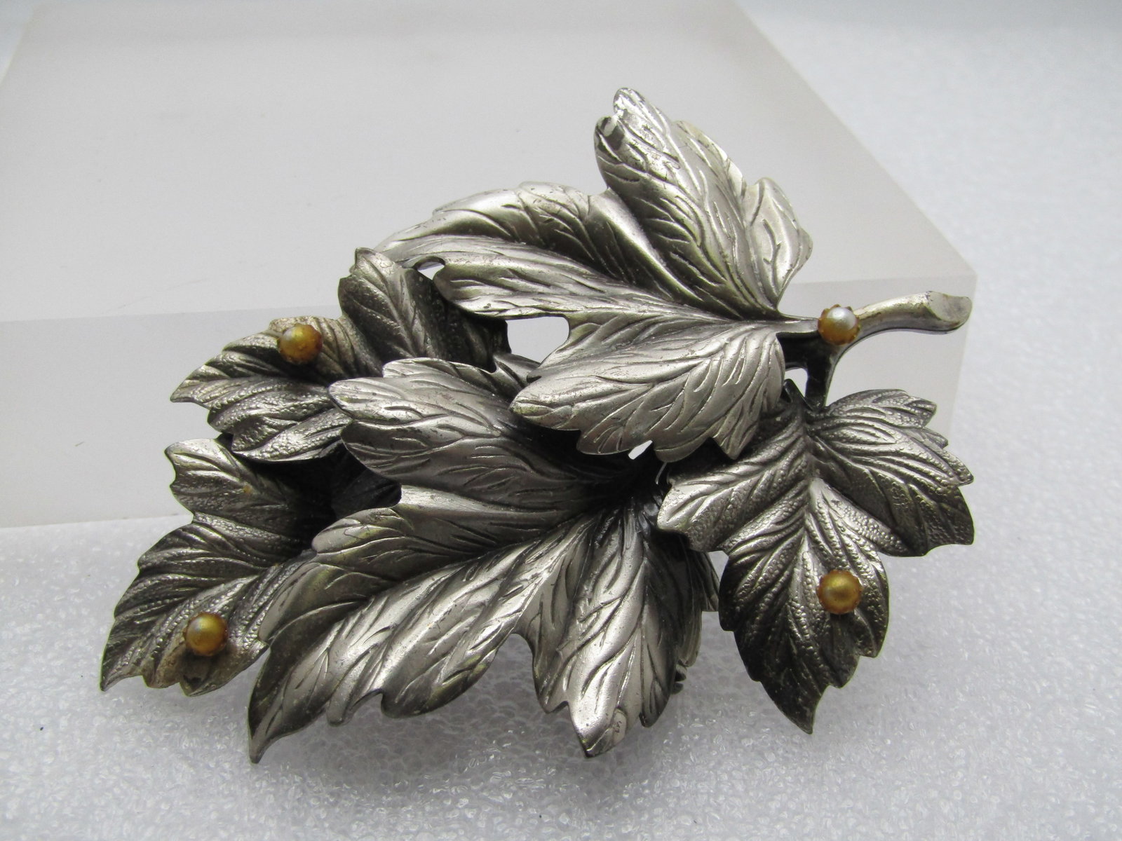 Vintage Leaves & Faux Pearl Brooch, Large 1970's-1980's. - 2