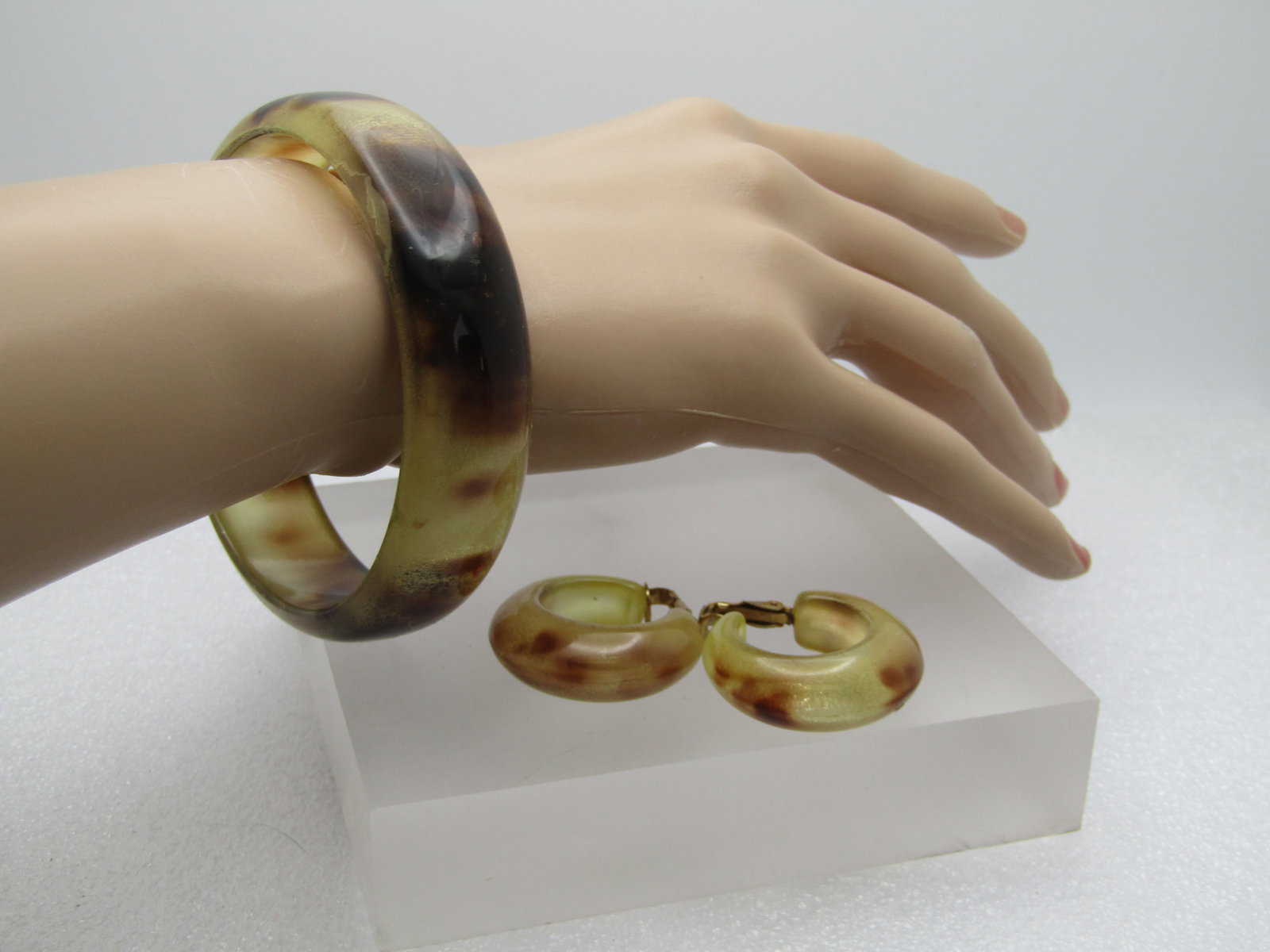 Vintage Yellow & Brown Bangle Bracelet & Clip Earrings, 1960's-1980's - 5