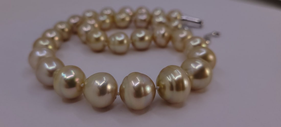 Necklace PSL Certified Australian South Sea Pearls - Huge Size - 12.0x16.1mm - 15