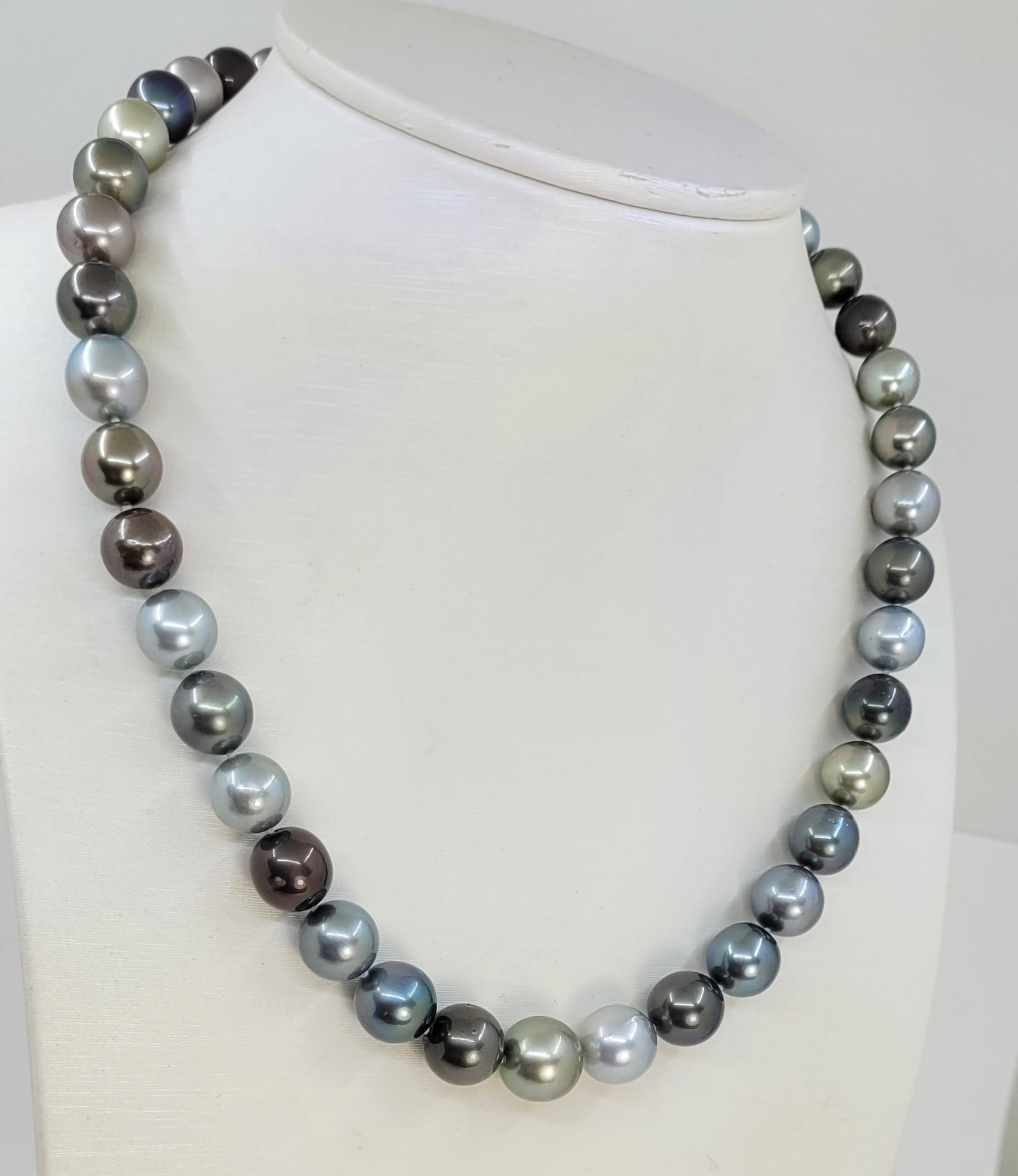 Necklace PSL Certified Tahitian Pearls - 8.3x11.7mm - 3