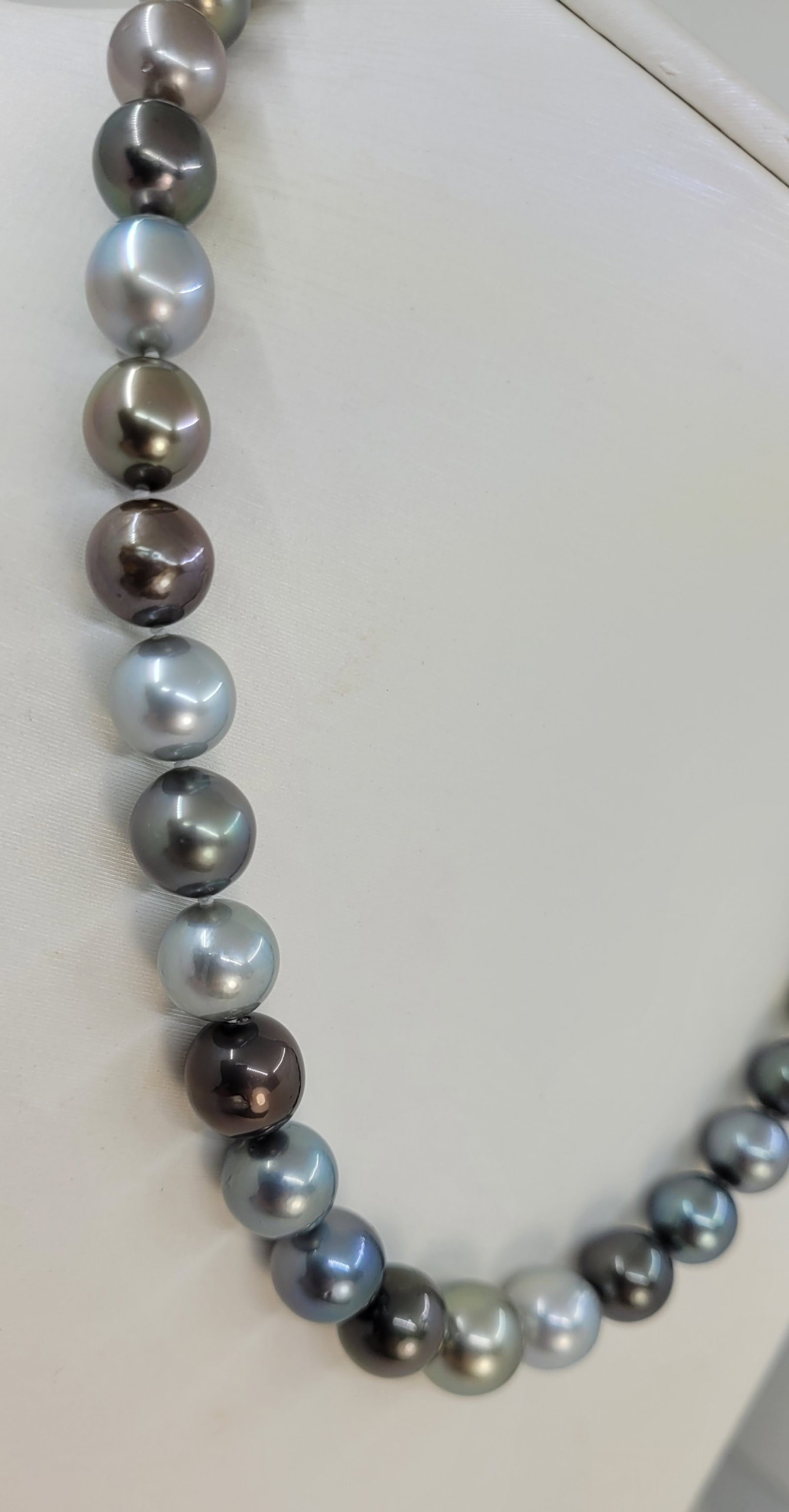Necklace PSL Certified Tahitian Pearls - 8.3x11.7mm - 4