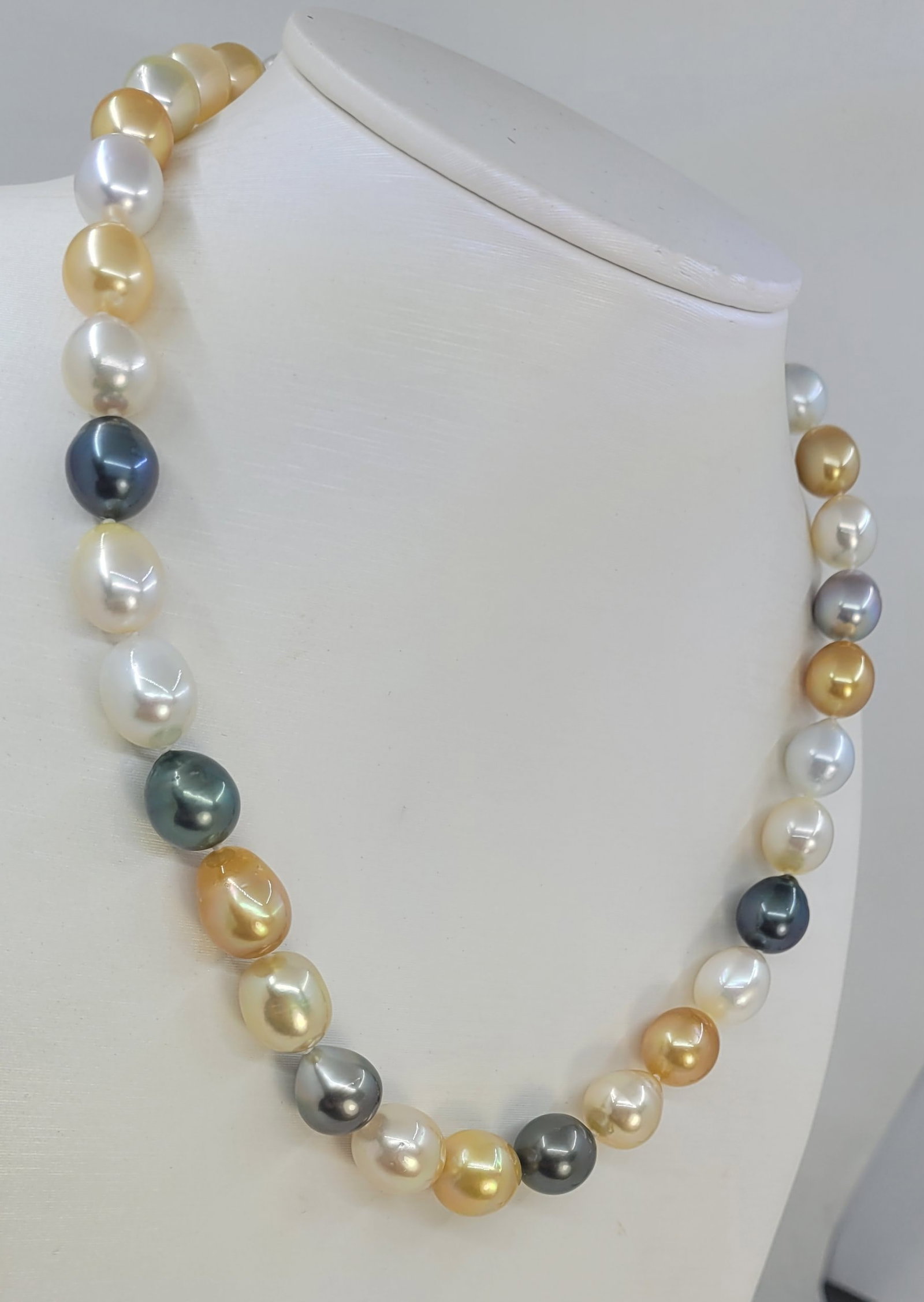 Necklace PSL Certified South Sea and Tahiti pearls - 9.0x12.1mm - 2