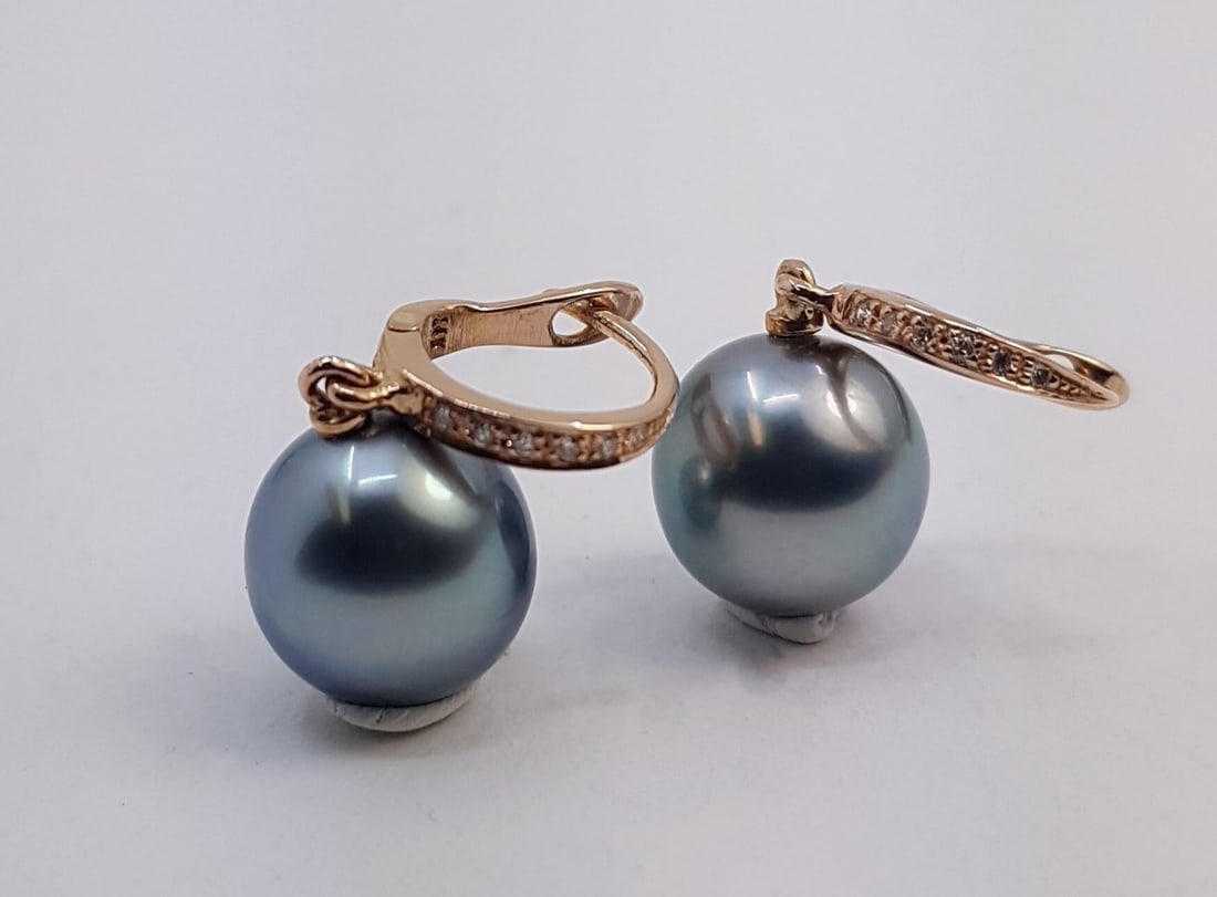 Earrings - 14 kt. Rose gold - 0.09ct. tw. - 10x11mm Tahitian Pearls - 7