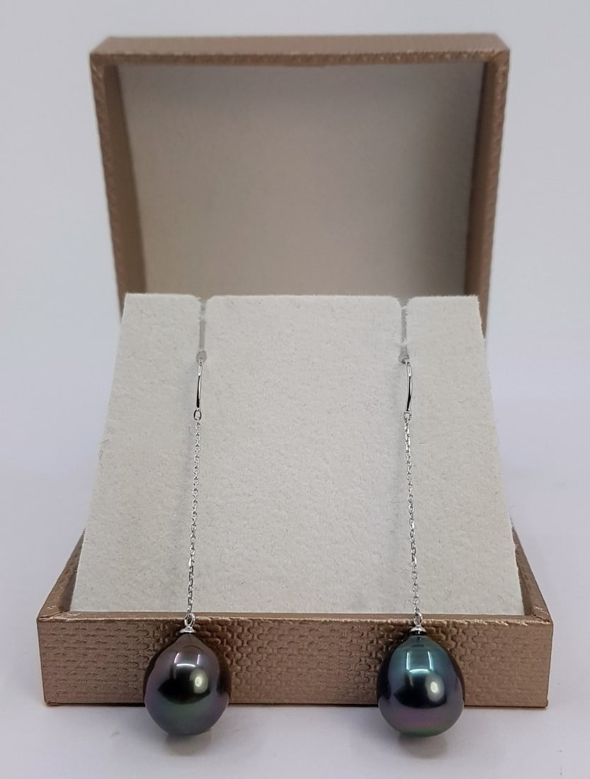 Earrings - 18 kt. White gold - 10x11mm Tahiti Pearls - 3