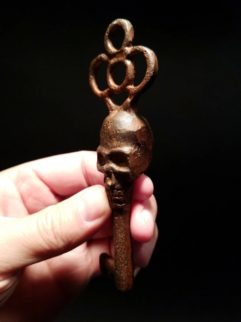 Cast Iron Skull Skeleton Key - 3