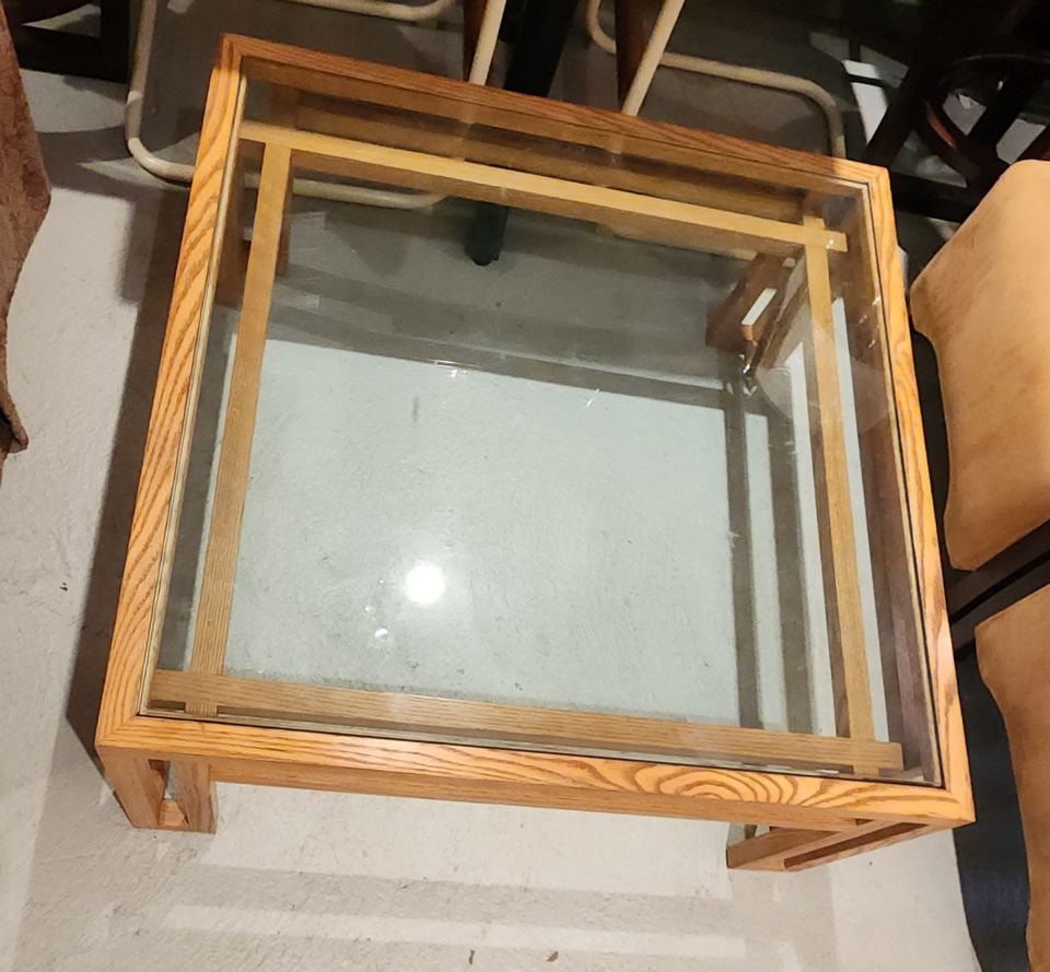 Vintage Large Mid-Century Modern Deco-Influenced solid oak coffee table with heavy 3/8 in glass. - 6