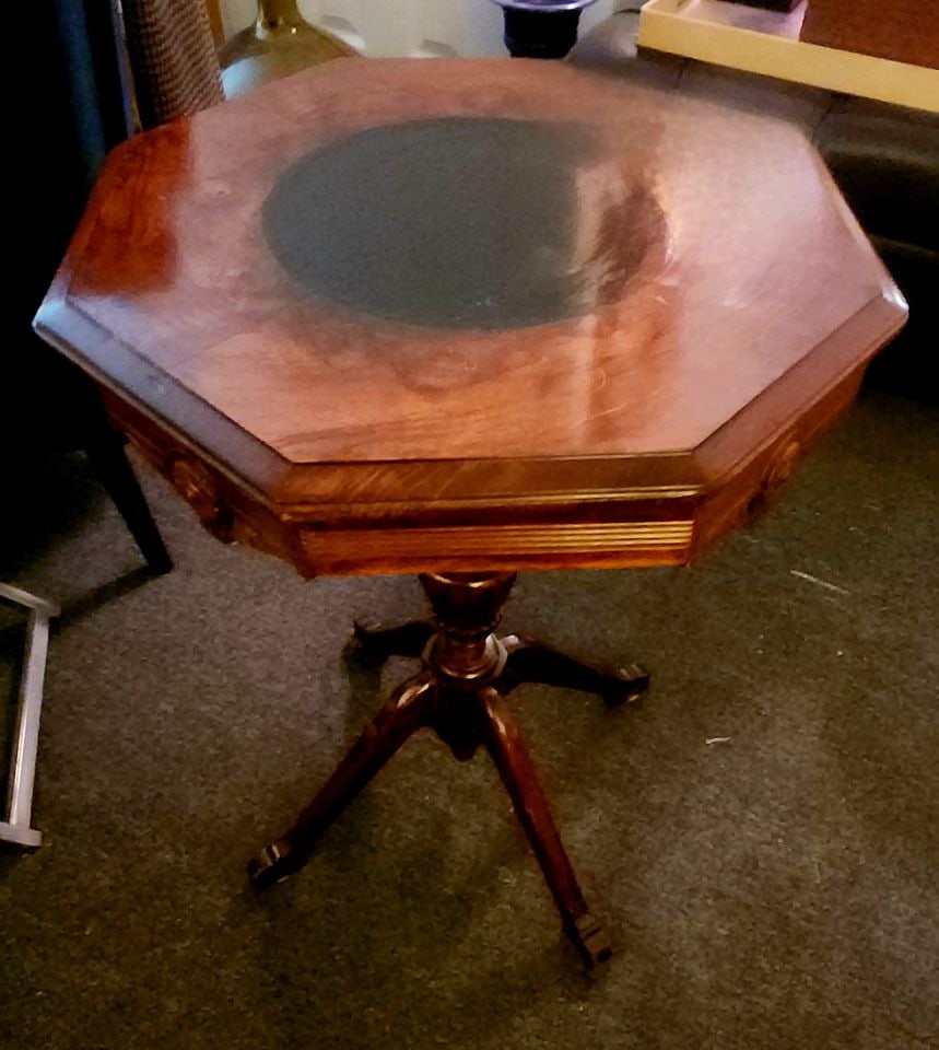 Rare antique Victorian or Regency octagonal burr walnut side table w/ ebonized wood insert 19"diam x - 7