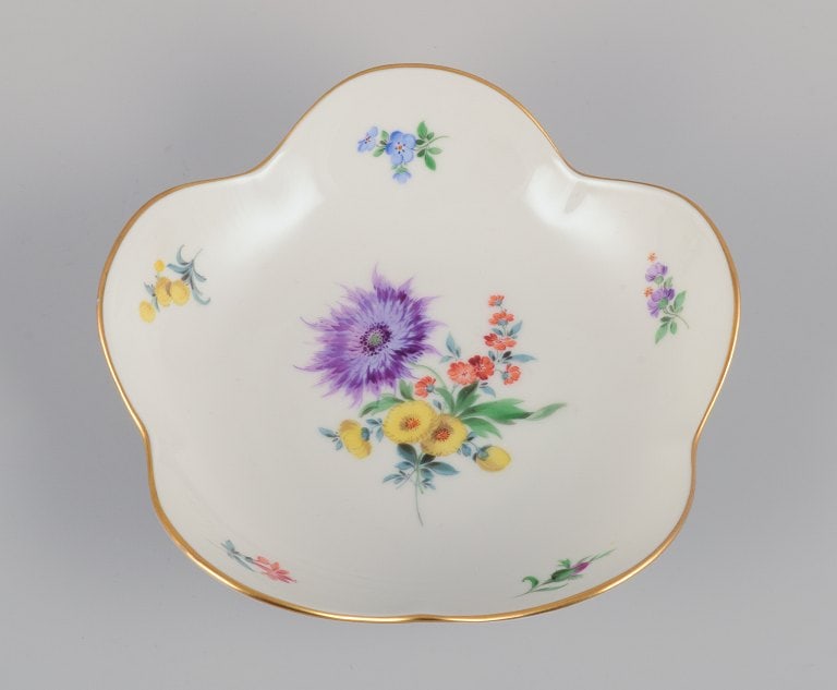 Meissen, Germany. Two porcelain bowls hand-painted with polychrome flowers. Gold rim. - 2