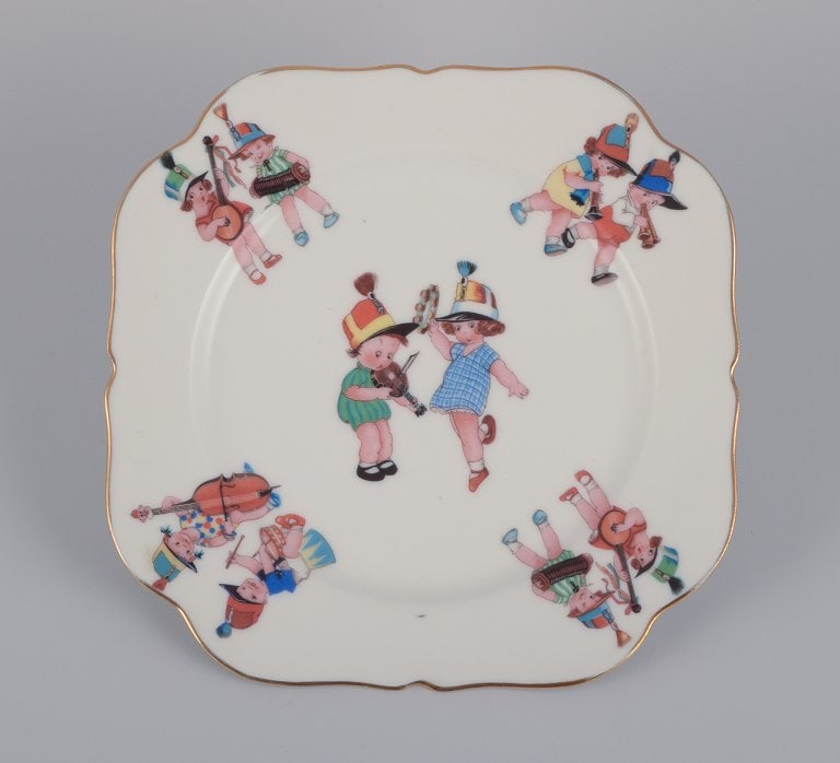 Limoges Porcelaine, France. Three porcelain plates with motifs of child musicians. - 4