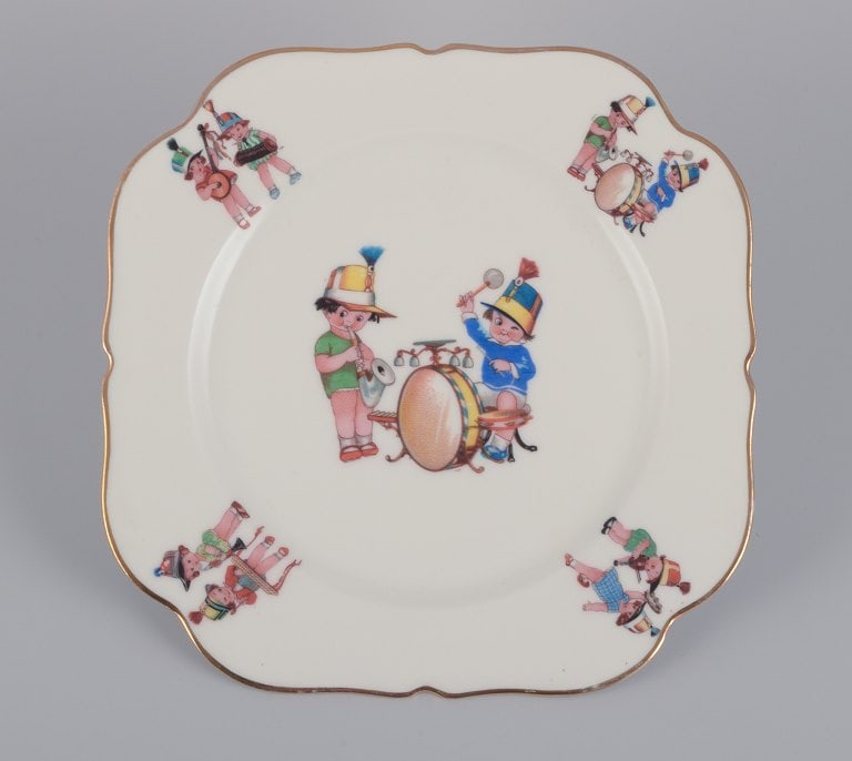 Limoges Porcelaine, France. Three porcelain plates with motifs of child musicians. - 6