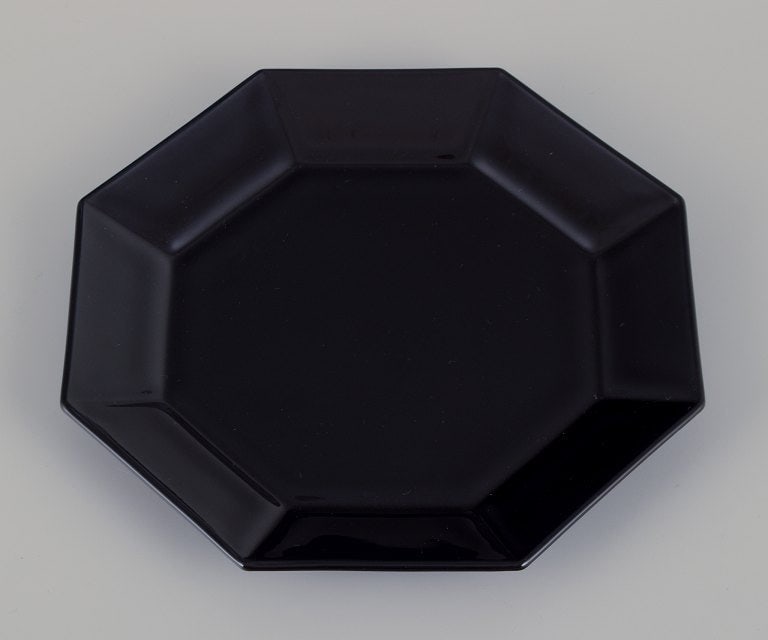 Arcoroc, France. A set of six octagonal plates in black porcelain. - 3