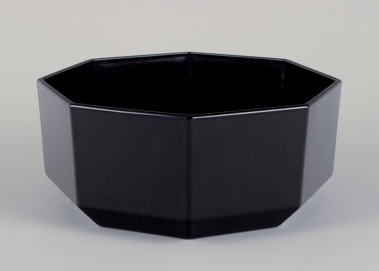 Arcoroc, France. Two octagonal bowls in black porcelain. - 4