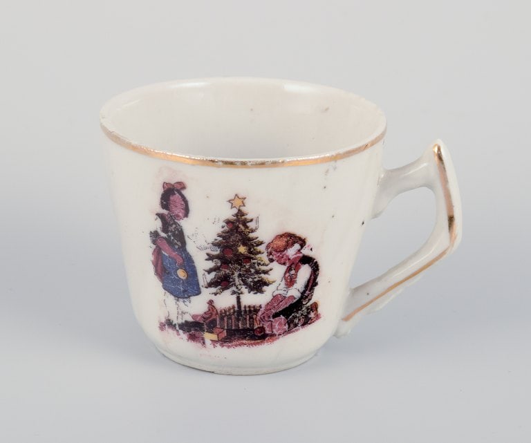 French dolls dinnerware/childrens tea set in porcelain. Coffee pot and sugar bowl along with one - 6