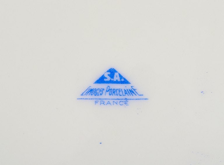 Limoges, France. Two deep childrens plates in porcelain. Gold rim. Motifs of child musicians. - 8