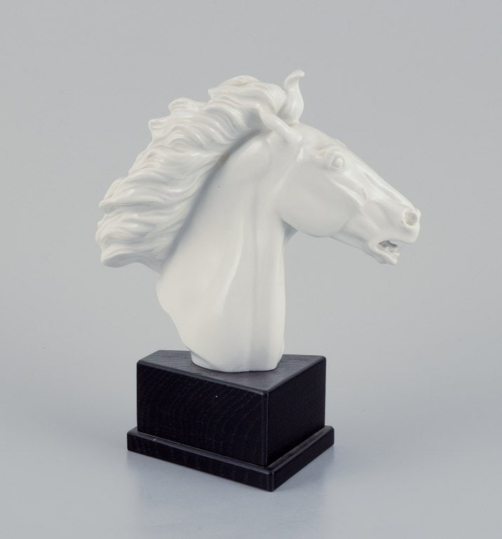 Erich Oehme (1898-1970) for Meissen, Germany. Porcelain sculpture in the form of a horse's head. - 2