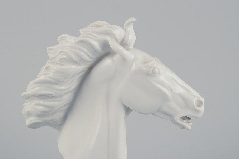 Erich Oehme (1898-1970) for Meissen, Germany. Porcelain sculpture in the form of a horse's head. - 3