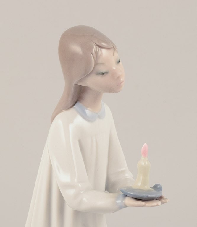 Lladro, Spain. Two porcelain figurines. Girl with a nightstand lamp and an angel figurine with a - 3