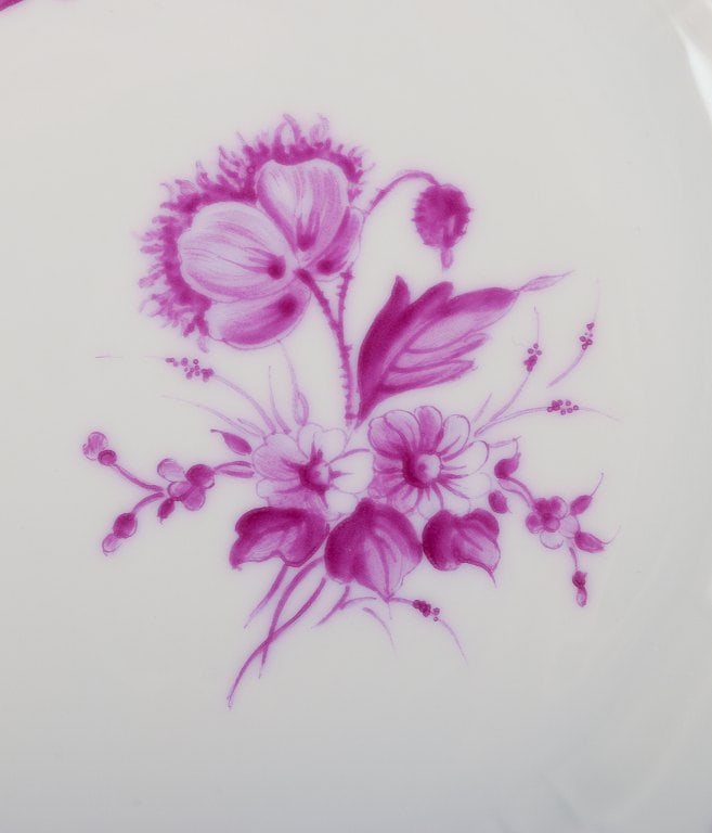 Bing & Grøndahl, Denmark. A set of five luncheon plates with flower decorations in purple and - 3