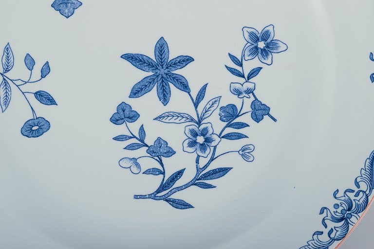 Rörstrand, Sweden, large round "Ostindia" platter in faience with flower motifs. - 4