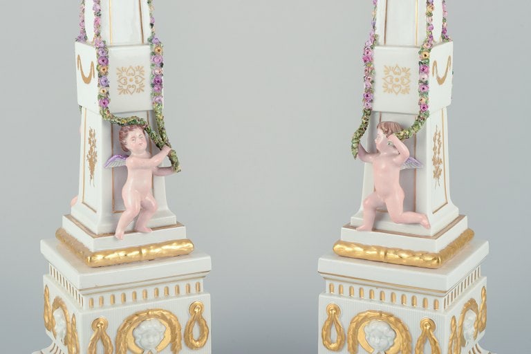 Royal Copenhagen Flora Danica, a pair of obelisks for table decoration. Putti surrounded by - 2