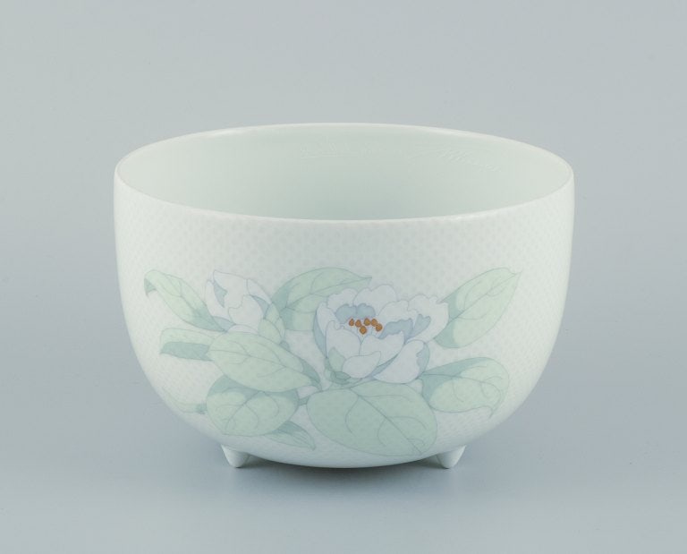 Tapio Wirkkala for Rosenthal Studio-linie, "Century Blütentraum". Porcelain bowl on three feet (1 of 9)