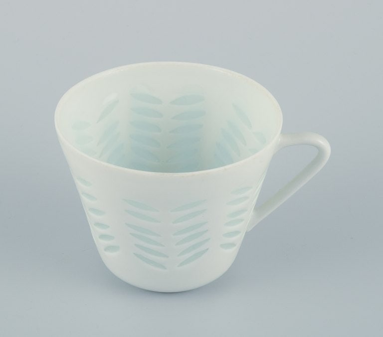 Friedl Holzer-Kjellberg (1905-1993) for Arabia, Finland, a set of six pairs of coffee cups and - 5