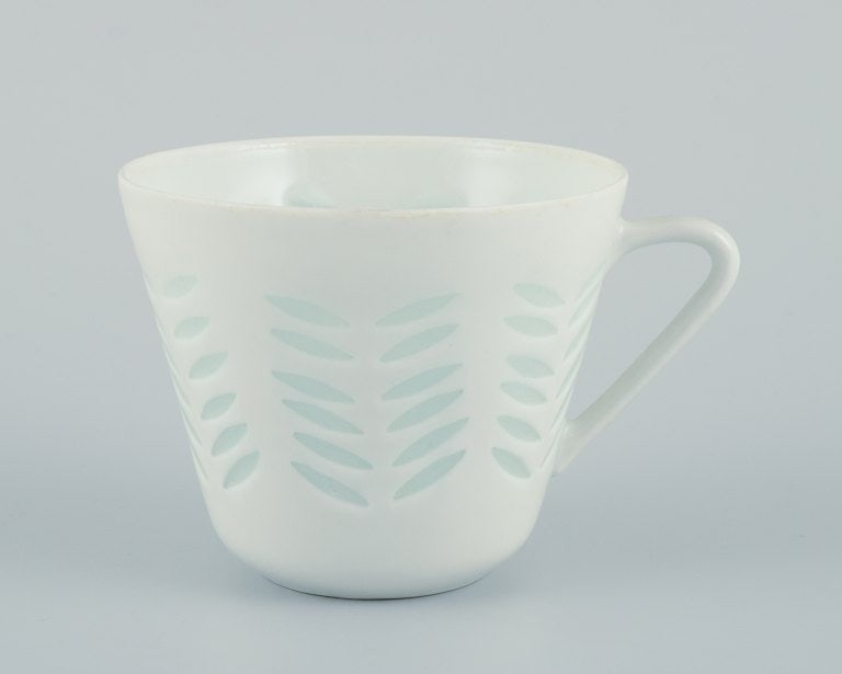 Friedl Holzer-Kjellberg (1905-1993) for Arabia, Finland, a set of four pairs of coffee cups and - 4