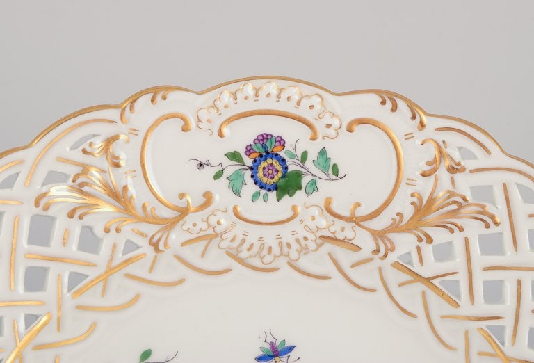 Meissen, Germany. Two open lace plates in porcelain, decorated in gold with an exotic bird on a - 7