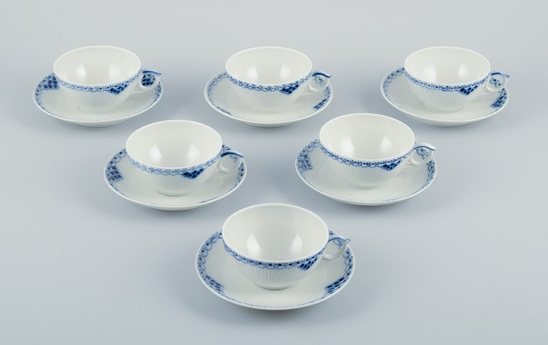 Royal Copenhagen, Princess, a set of six tea cups with saucers. (1 of 8)