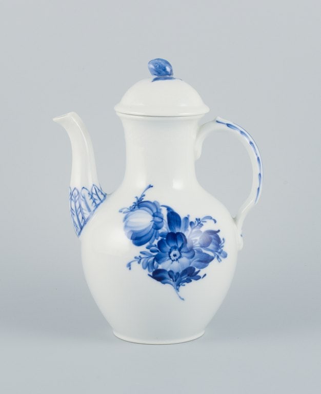 Royal Copenhagen Blue Flower Braided, coffee pot. (1 of 8)