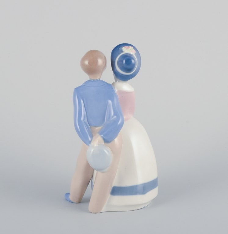 Two Spanish porcelain figurines depicting children. Handmade. - 4