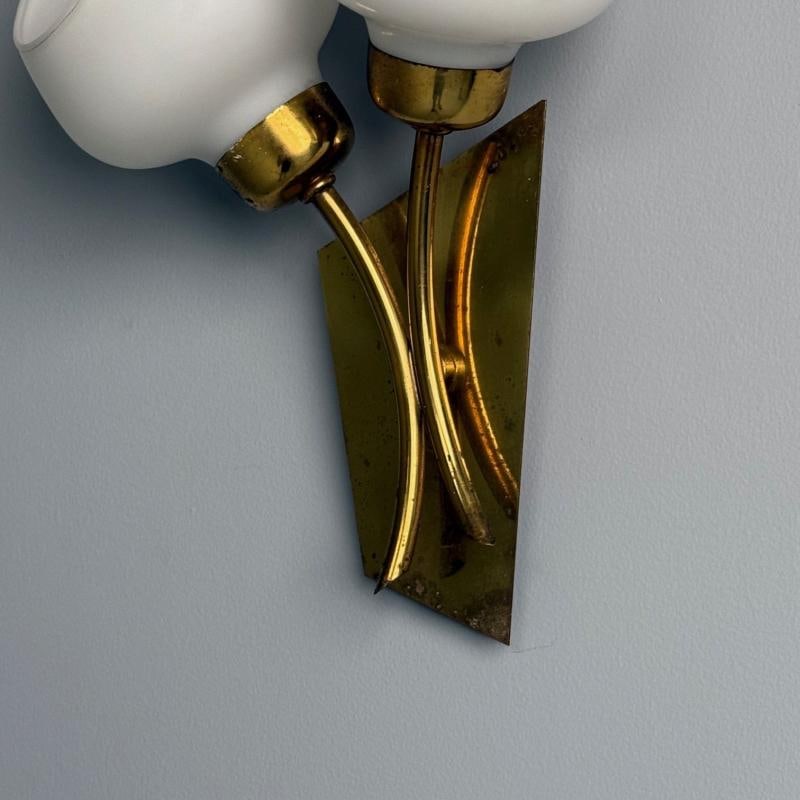 Italian Mid-Century Modern, Tulip Form Wall Sconces, Patinated Brass, 1950s - 7