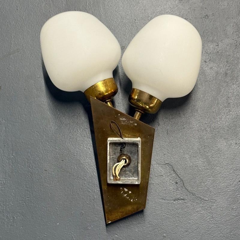 Italian Mid-Century Modern, Tulip Form Wall Sconces, Patinated Brass, 1950s - 8