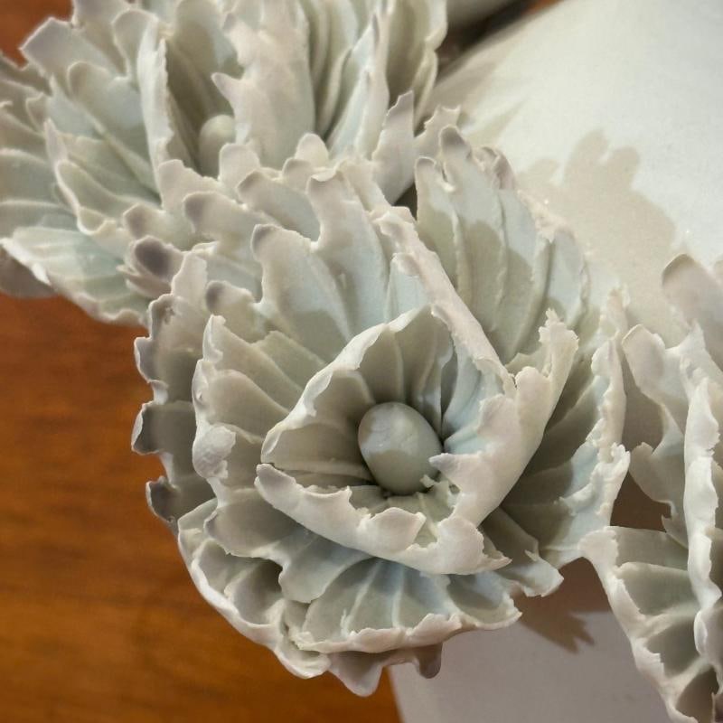 Chala Toprak, Contemporary, Modern Sculpture, Flower Vase, Porcelain, 2023 - 6