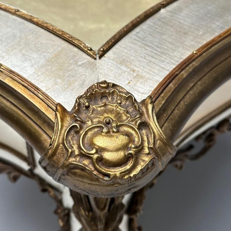 Louis XV, Jewelry Showcase, Vitrine Table, Walnut, Bronze, Gilt, 1920s - 8