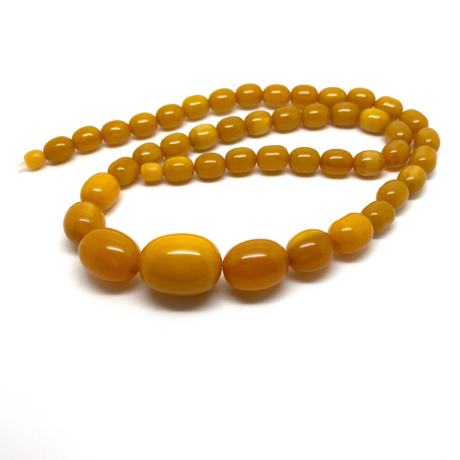 Splendid Bakelite Necklace made from Round Bakelite beads - 2