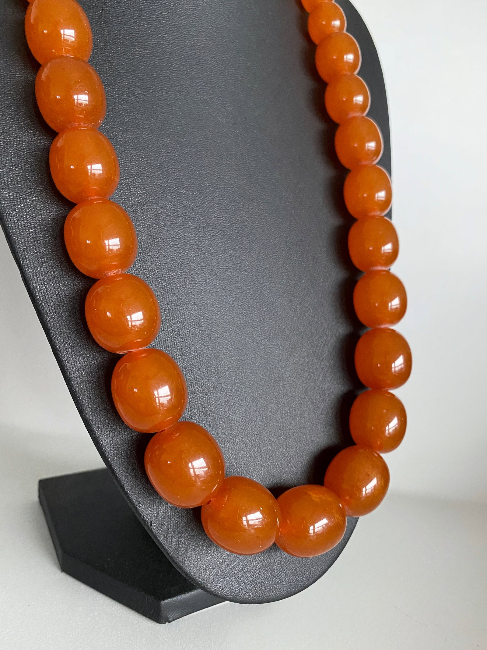 Amazing Vintage Amber Necklace made from Oval shaped Amber beads - 2