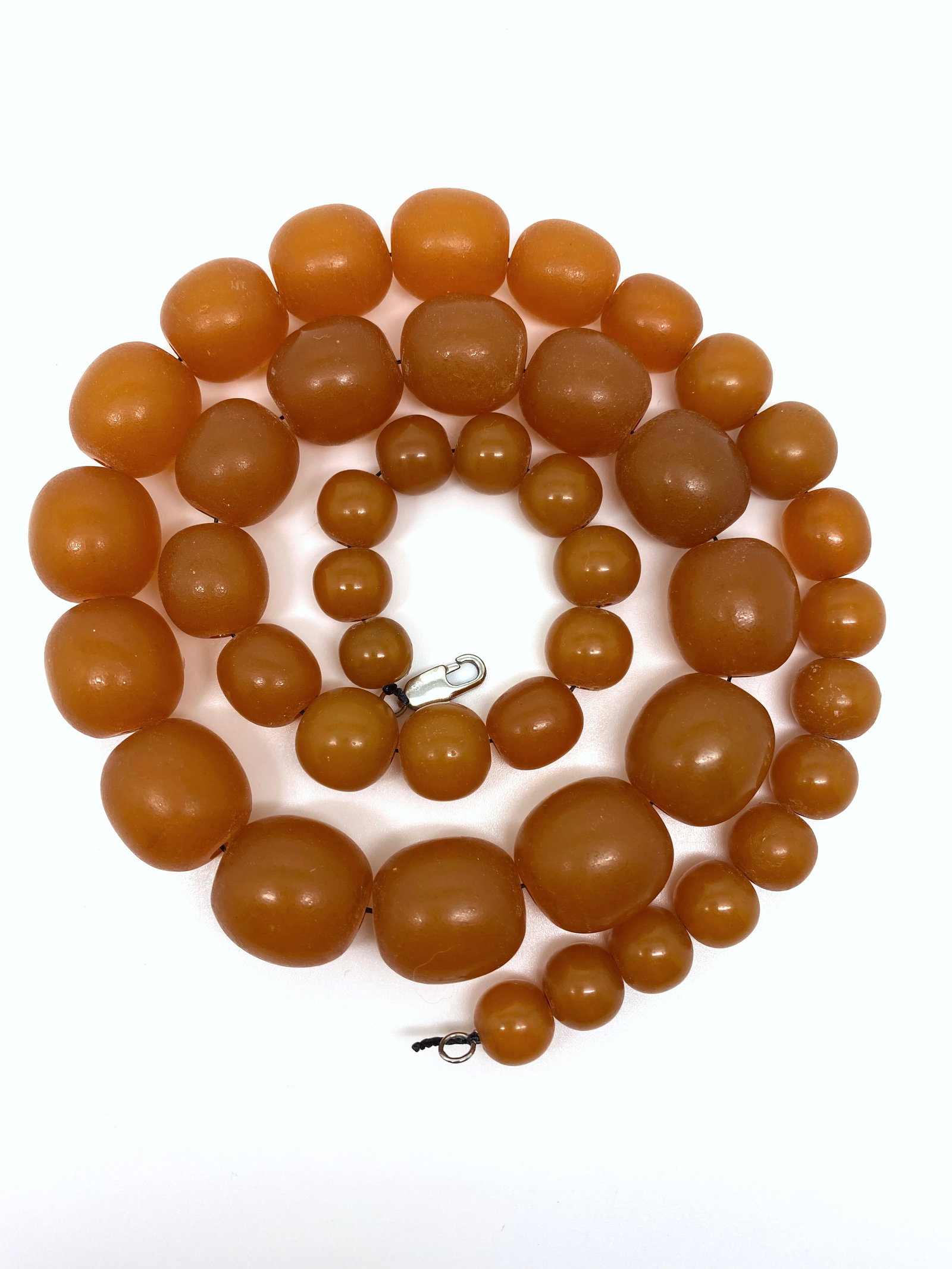 Extraordinary Vintage Amber Necklace made from Oval shaped Amber beads - 7