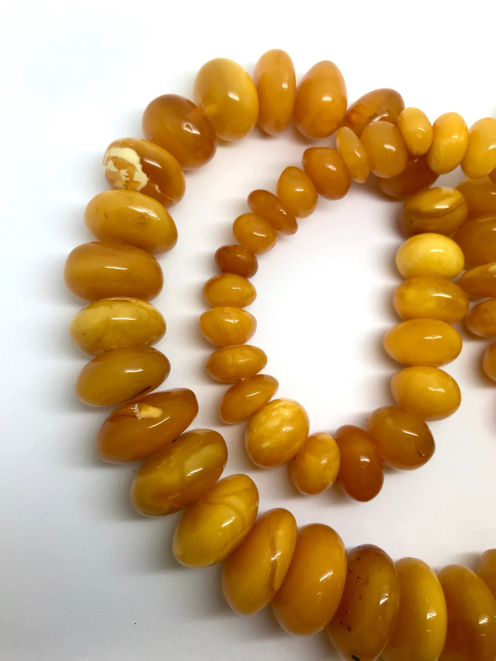 Astonishing Unique Vintage Amber Necklace made from Doughnut shaped Amber beads - 3