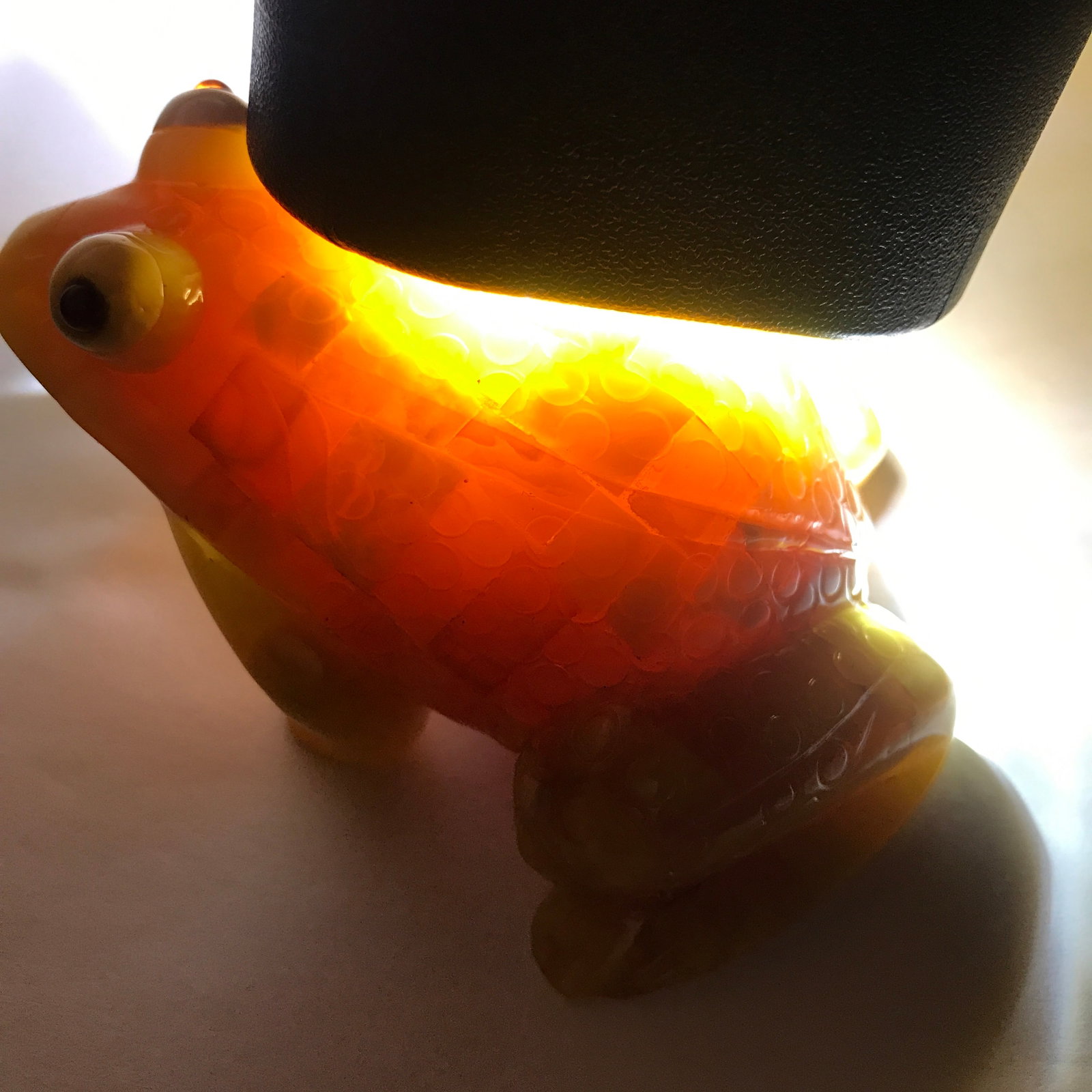 Impressive Unique Vintage Amber Statue shaped like a Frog - 8