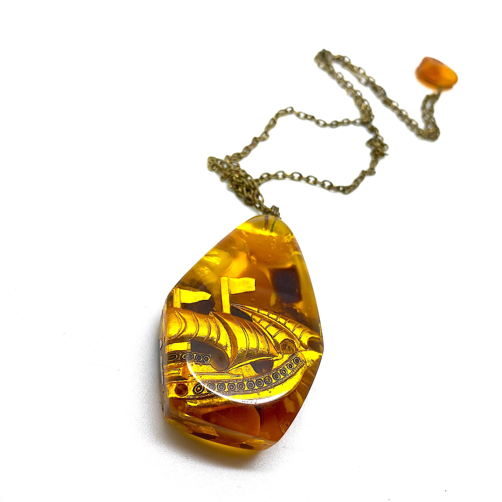 Amazing Vintage Amber Pendant with chain, shaped like a Drop - 2