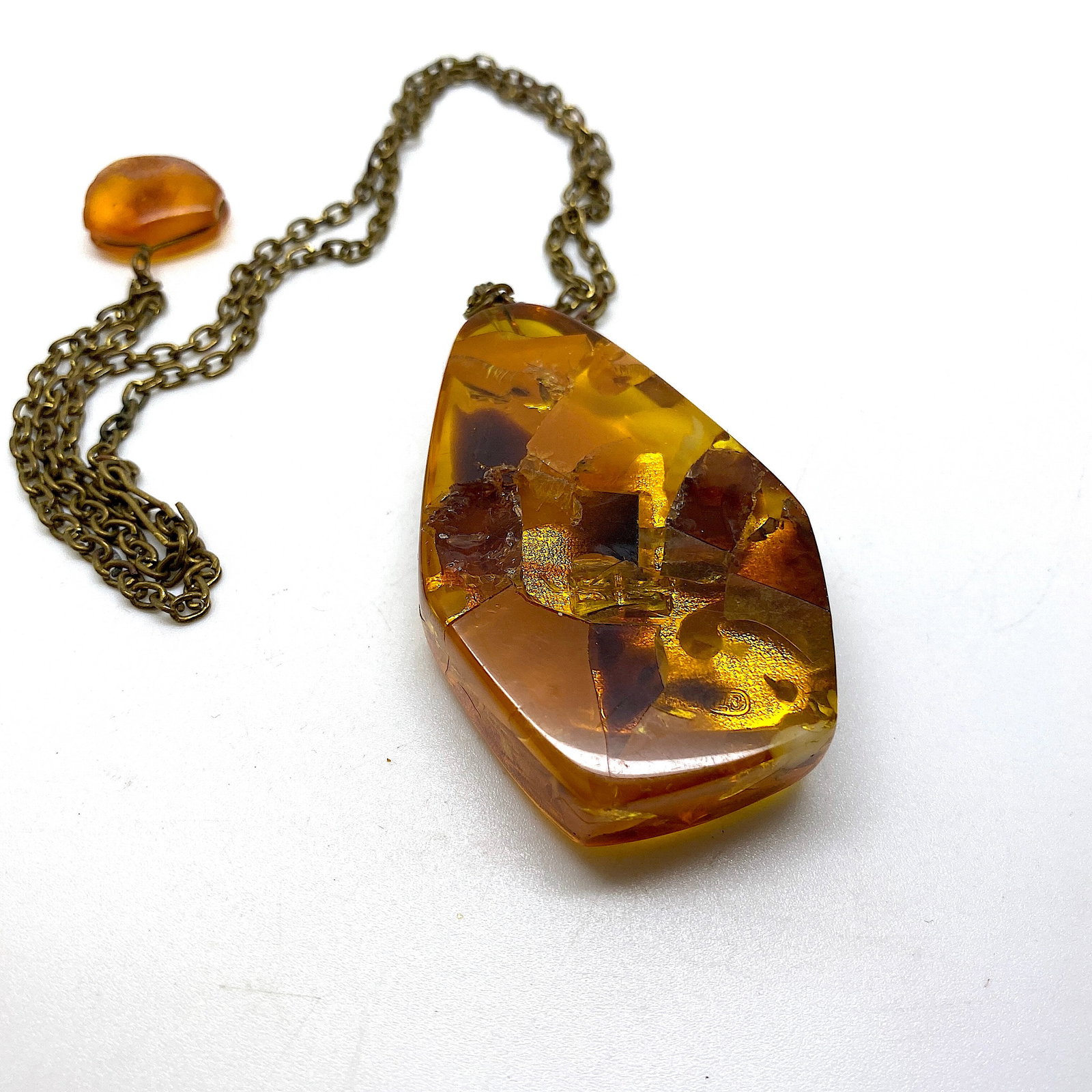 Amazing Vintage Amber Pendant with chain, shaped like a Drop - 7