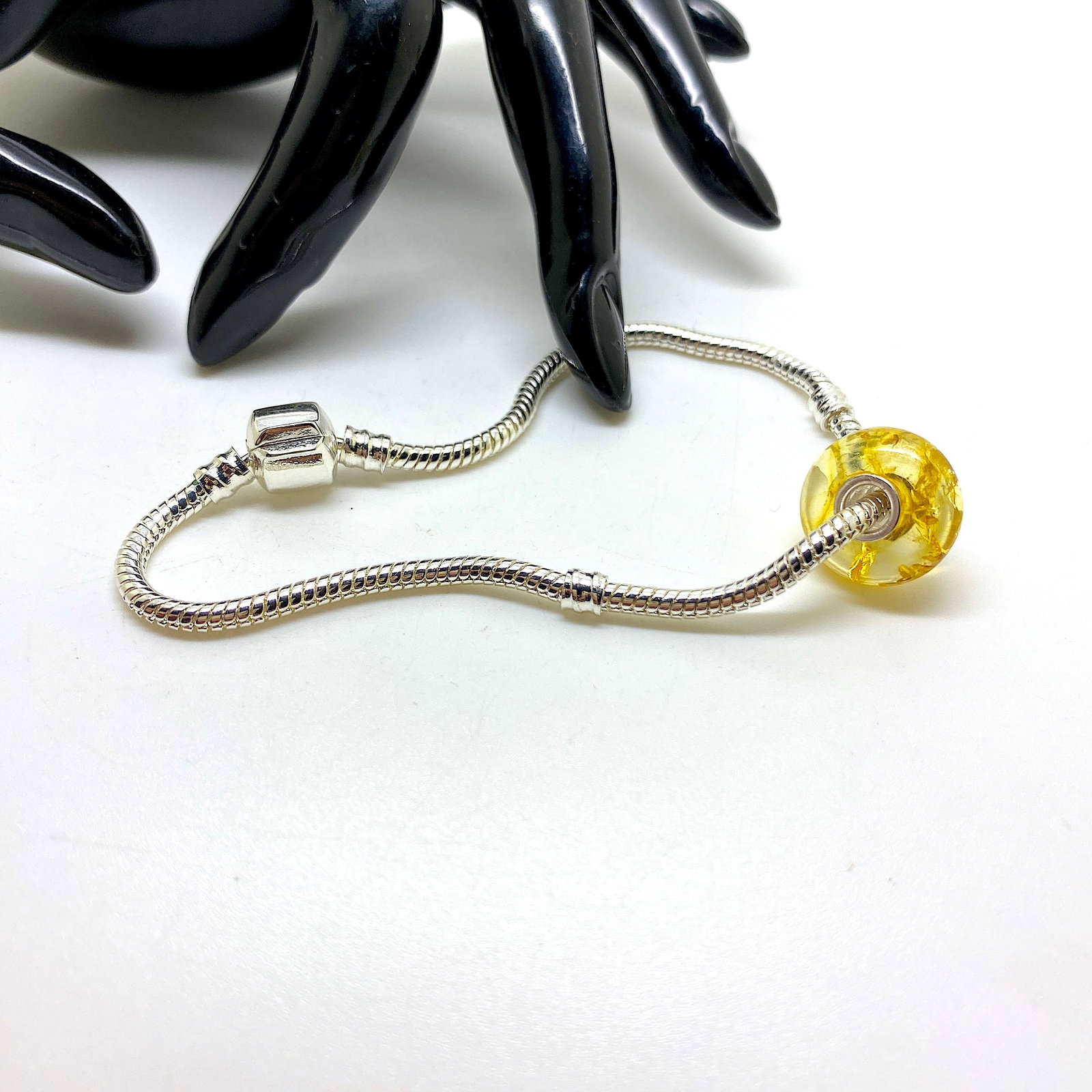 Unique and Grand Amber Bracelet made from Doughnut shaped Amber beads - 6