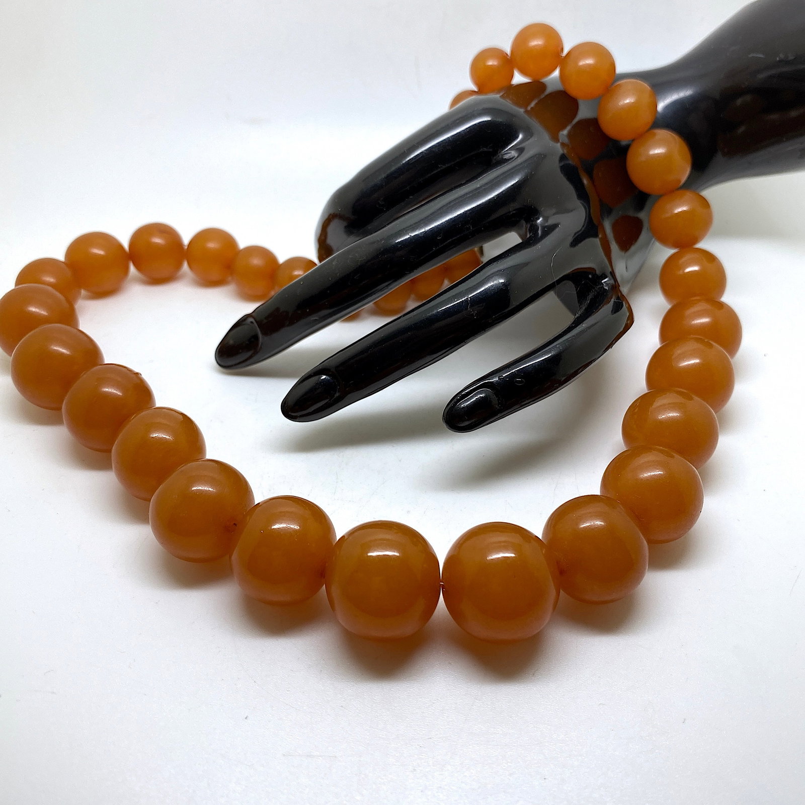 Exquisite Vintage Amber Necklace made from Hand Carved Amber beads - 2