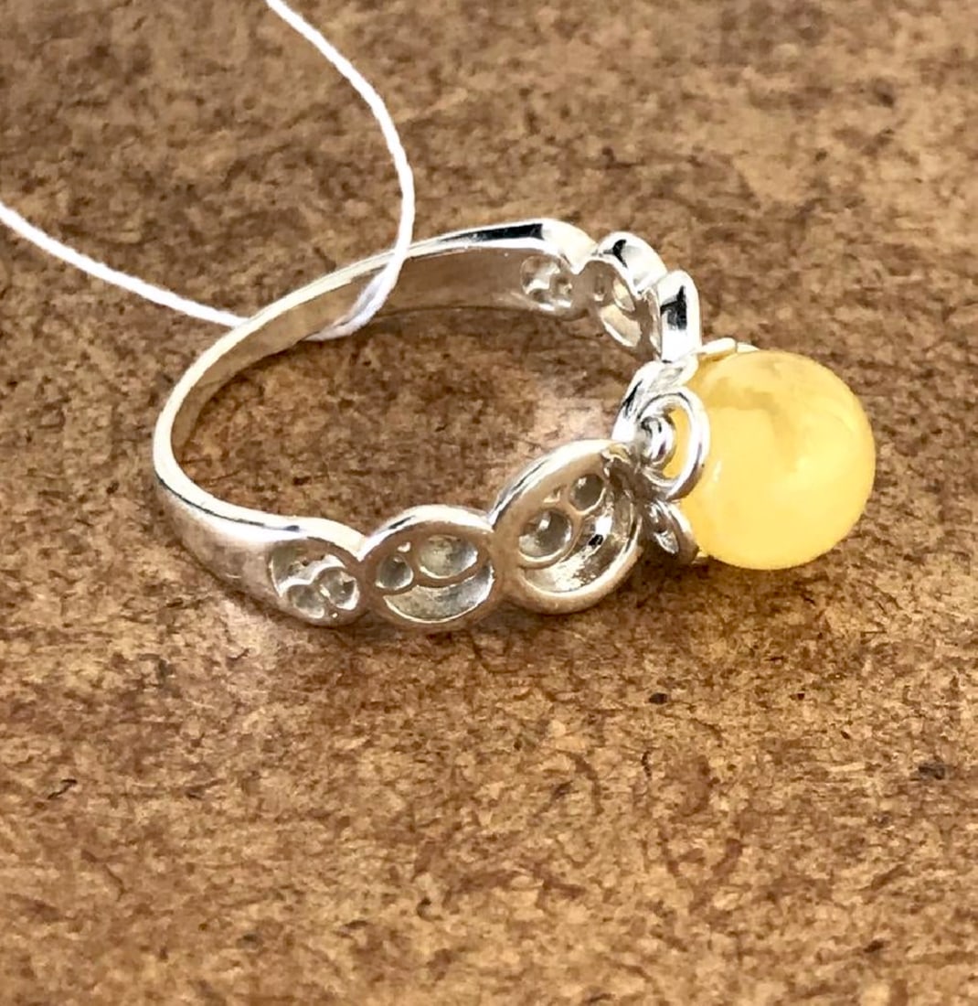 Unique and Grand Amber Ring - 3